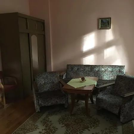 Palac W Witoslawiu Osrodek Apifitoterapii Apiherba
