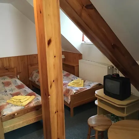 Palac W Witoslawiu Osrodek Apifitoterapii Apiherba