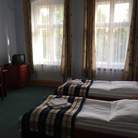 Palac W Witoslawiu Osrodek Apifitoterapii Apiherba * Osieczna